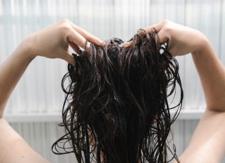 Szampon nie pomaga? Sprawdź zagęszczające peelingi trychologiczne