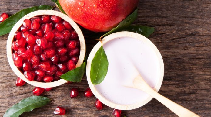 Nocny krem z granatem działa jak nawilżająca bomba. „Moje odkrycie roku”