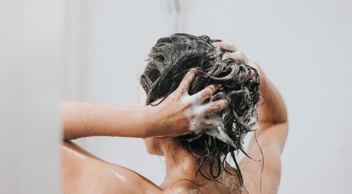 Ten szampon kosztuje grosze, a ma końską dawkę skrzypu. Wysyp baby hair gwarantowany!