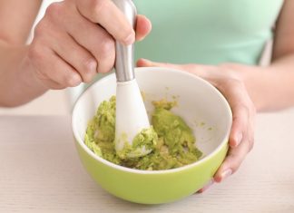 Zamiast zjeść na śniadanie, nałóż na skórę. Zmarszczki spłycą się migiem