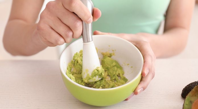 Zamiast zjeść na śniadanie, nałóż na skórę. Zmarszczki spłycą się migiem