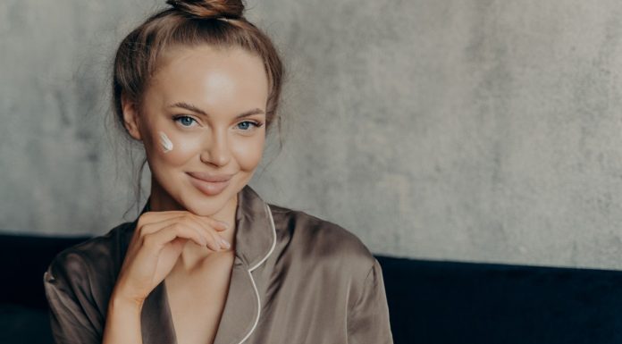 Kremy naprawcze na dobranoc. Efekt? Miękka i promienna skóra z rana