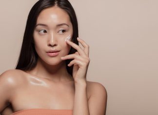 Ten kolagenowy hit ze śluzem czarnego ślimaka ekspresowo prasuje zmarszczki. To nr 1 w Korei