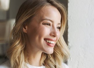 Podkłady z kolagenem — kryją niedoskonałości, nawilżają, ujędrniają i regenerują skórę. Pięć dobrych kosmetyków