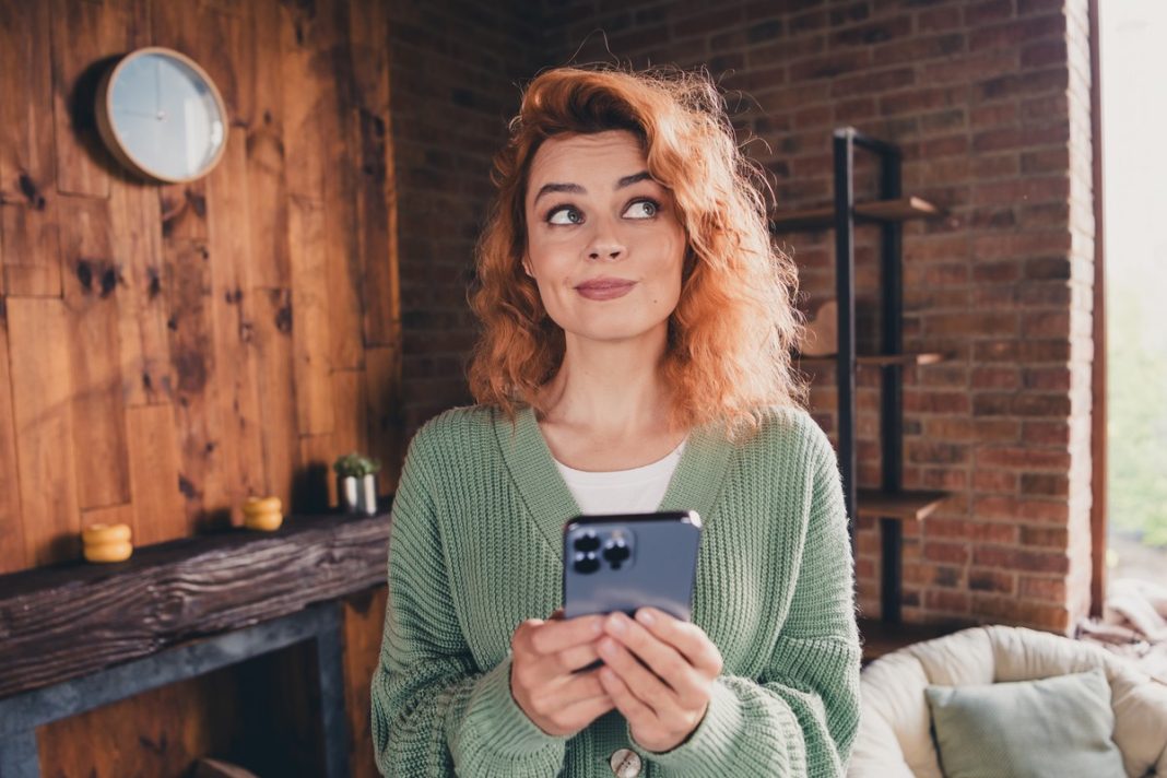 Trzy viralowe kosmetyki z Tik-Toka. Sprawdzamy, skąd wzięła się ich popularność