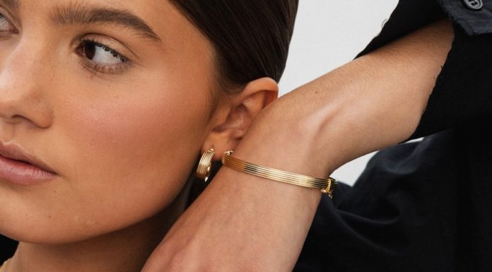 Klasyczne bransoletki, które wyglądają jak milion dolarów. Ten jeden model robi furorę