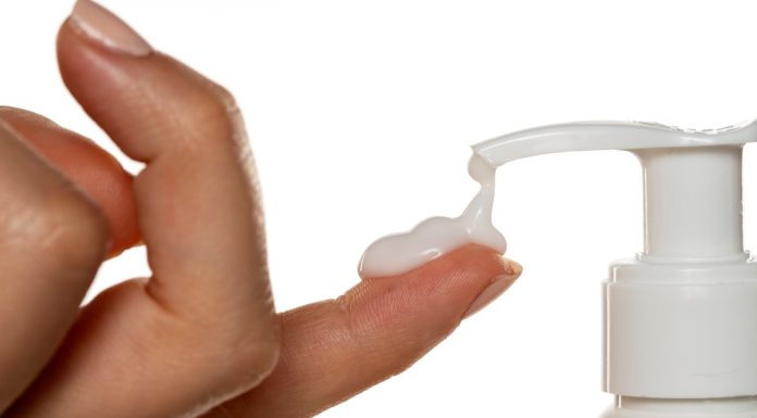 Ten witaminowy wygładzający krem w dużej butli robi furorę. Cena miło zaskakuje