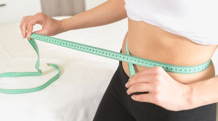 Jak spalić tłuszcz z brzucha? Post przerywany skutecznym narzędziem