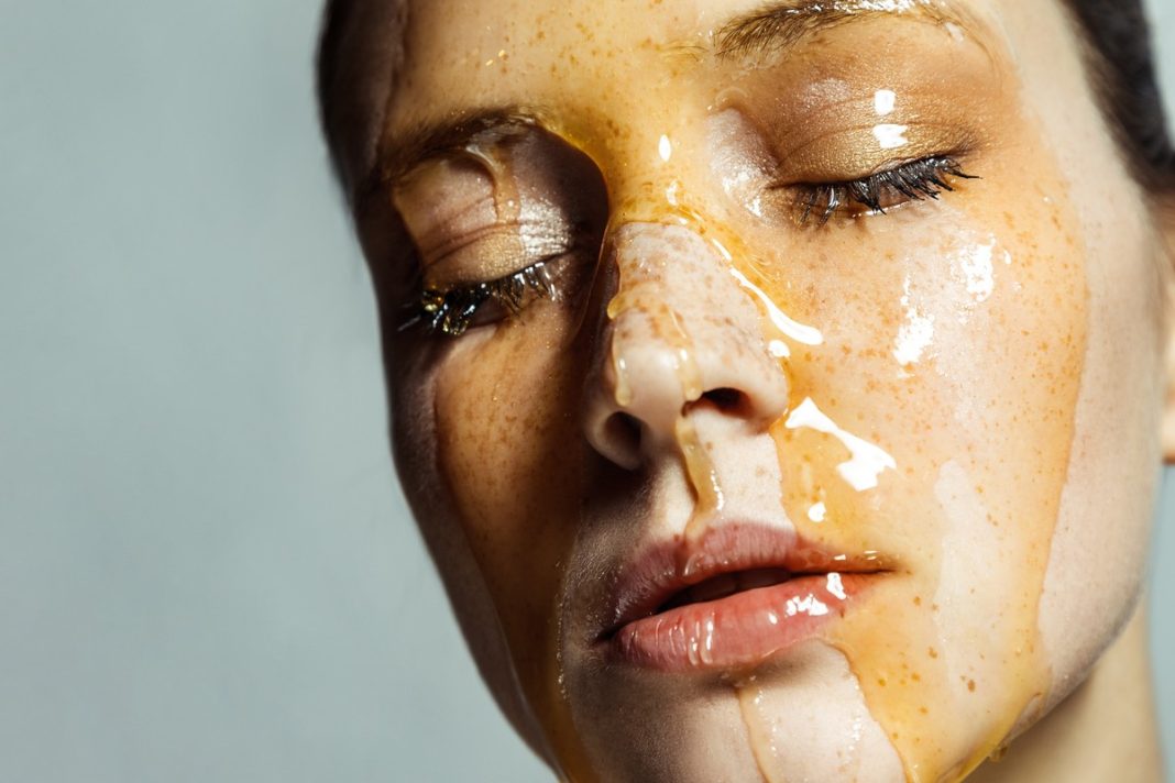 Zamiast na kanapkę, nałóż na twarz. Skóra ci podziękuje