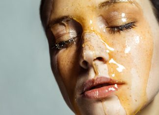 Zamiast na kanapkę, nałóż na twarz. Skóra ci podziękuje