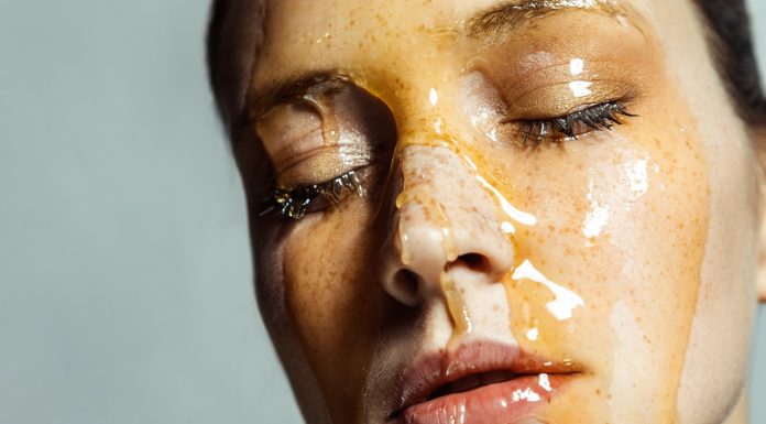 Zamiast na kanapkę, nałóż na twarz. Skóra ci podziękuje