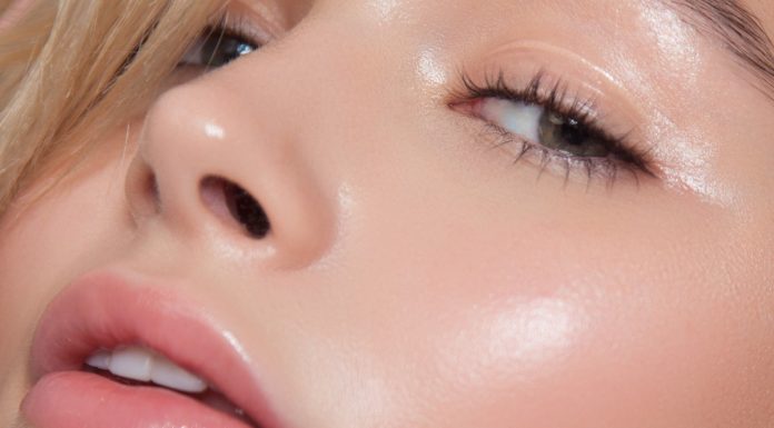 Dzięki temu serum skóra promienieje naturalnym pięknem. Nadaje satynową gładkość