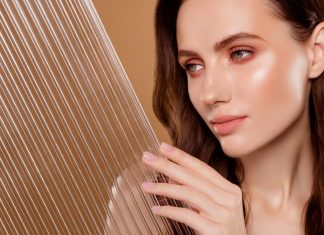 Jak uzyskać efekt glass skin? Zrób to, a twoja skóra będzie wyglądała jak ze szkła