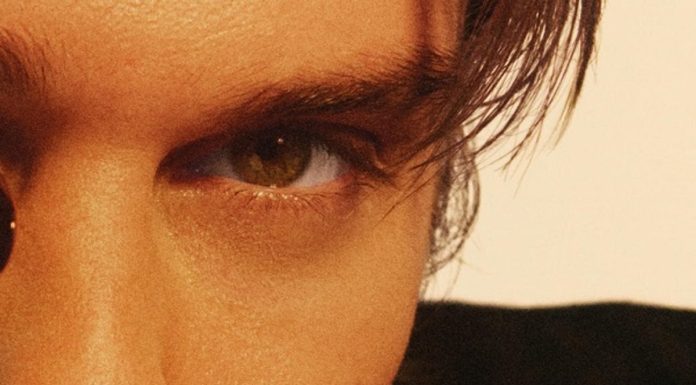 Wyzwalająca energia znaleziona w grupie znajomych