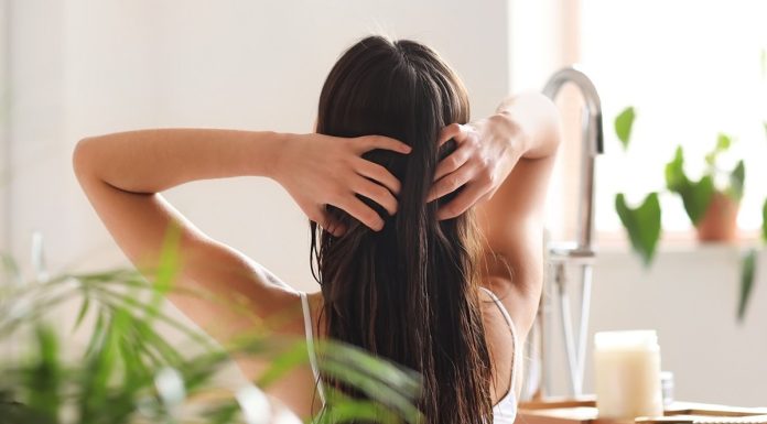 Odżywki do włosów z kwasem hialuronowym — ratunek dla przesuszonych, szorstkich i matowych kosmyków