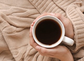 Mówią, że to „smocza herbata”. Zacznij pić, a drogie kremy nie będą ci już potrzebne