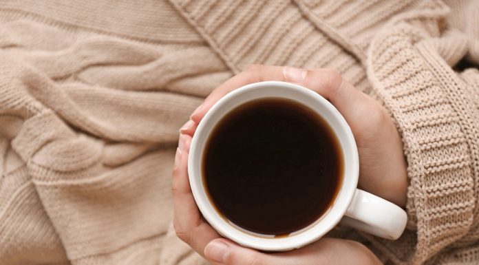 Mówią, że to „smocza herbata”. Zacznij pić, a drogie kremy nie będą ci już potrzebne