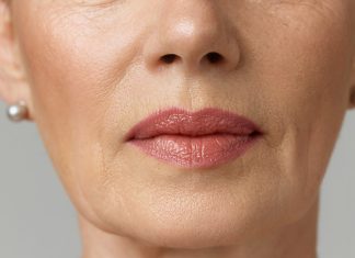 TOP 3 liftingujące kremy na zmarszczki marionetki. Bosko unoszą opadające kąciki ust