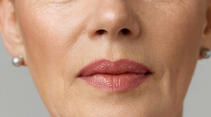 TOP 3 liftingujące kremy na zmarszczki marionetki. Bosko unoszą opadające kąciki ust