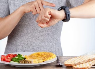 Czy post przerywany odchudza? Ekspertka postawiła sprawę jasno