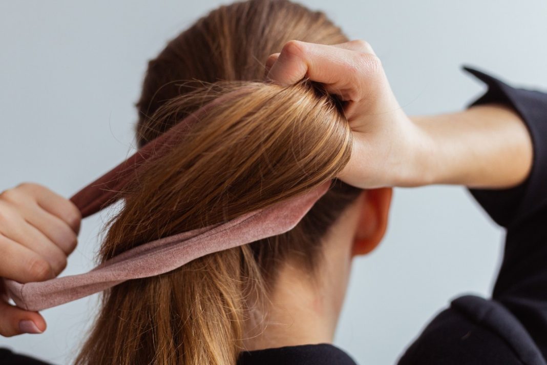 Ta maska kosmicznie wzmacnia włosy. Ma końską dawkę biotyny, znowu pokochasz kucyk!