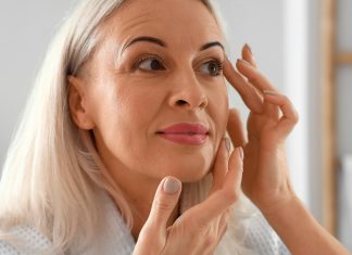 TOP 3 kremy na opadające powieki i skórę wokół oczu. Dają efekt spektakularnego liftingu