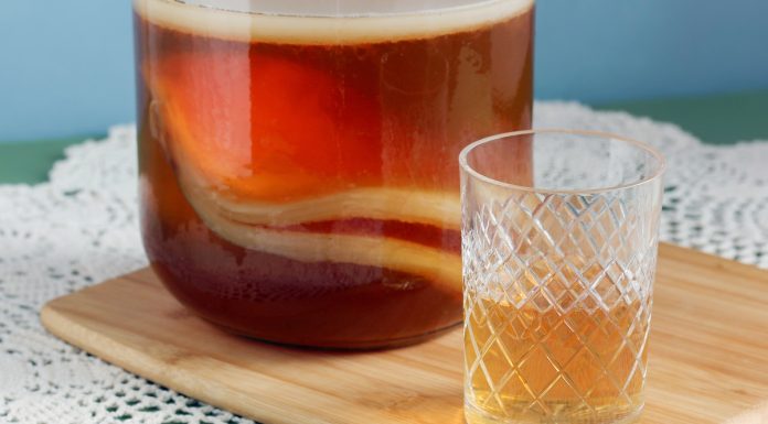 To sekret młodego wyglądu Japonek. Żywy ocet na piękną skórę bez zmarszczek