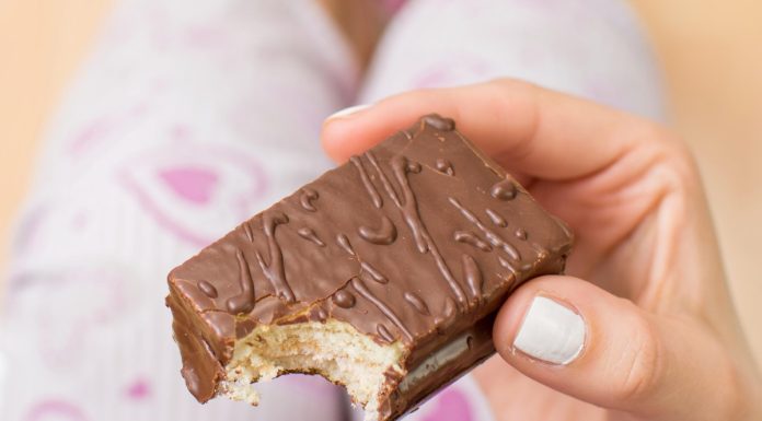 Jak codzienne jedzenie słodyczy wpływa na twój organizm? Ekspertka tłumaczy