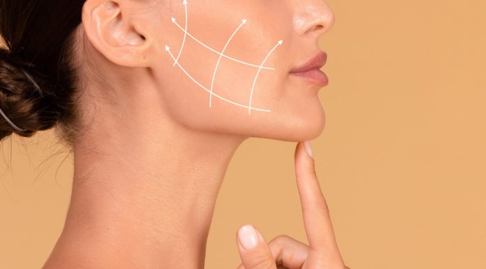 TOP 3 kremy na głębokie i utrwalone zmarszczki. Napinają skórę jak skalpel