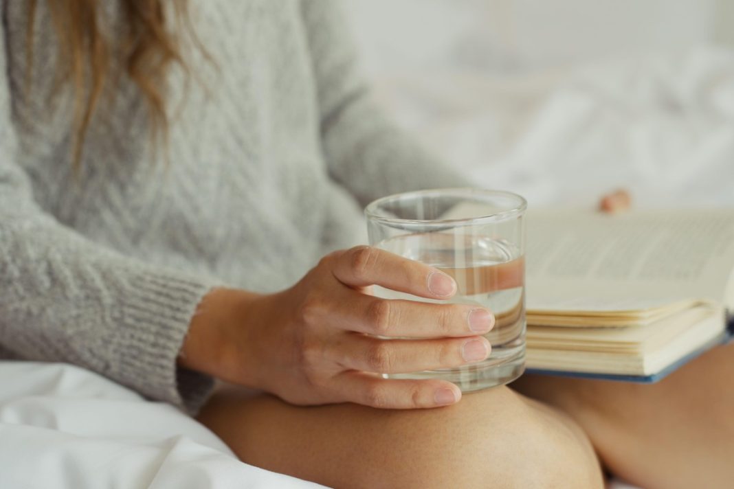 Woda z cytryną nie tylko na odchudzanie. O tych właściwościach mało kto wie