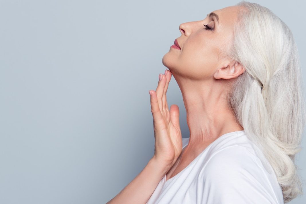 To najmocniejszy kolagen do nakładania na skórę. Dekolt i buzia są po nim gładkie jak tafla lustra