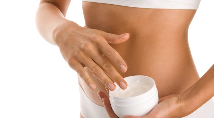 Ten koncentrat ujędrni galaretowatą skórę na brzuchu i luźną skórę ud. To modelujący hit