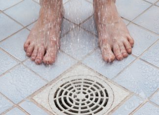 Robisz te rzeczy pod prysznicem? Od dzisiaj przestaniesz