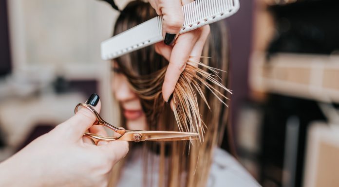 Ta fryzura nada objętości cienkim włosom. Króluje w trendach na wiosnę