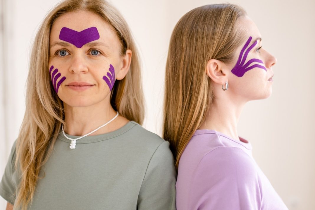 Hit na zmarszczki czy wielkie oszustwo? Eksperci oceniają nowy trend w internecie