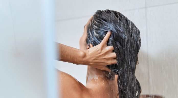 TOP 5 szamponów enzymatycznych – najlepsze enzymatyczne szampony oczyszczające włosy i skórę głowy