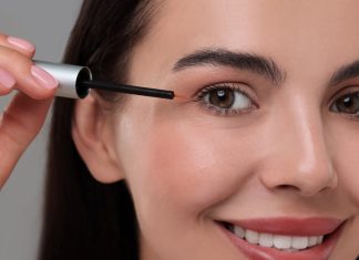 Najlepsze serum do brwi i rzęs – TOP 5 skutecznych odżywek / serum do rzęs i brwi