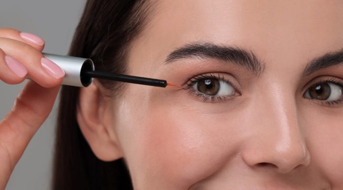 Najlepsze serum do brwi i rzęs – TOP 5 skutecznych odżywek / serum do rzęs i brwi
