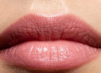 To serum cudnie wypełnia usta i skórę wokół oczu. Jest naszpikowane witaminą E