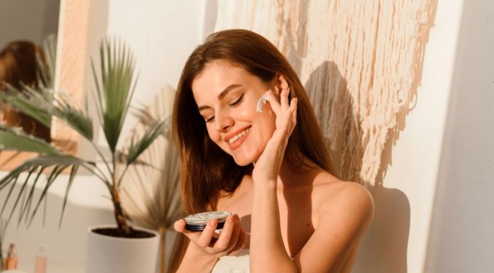 Wrażliwa i zaczerwieniona skóra? Poznaj TOP 5 najlepszych kremów do cery naczynkowej!