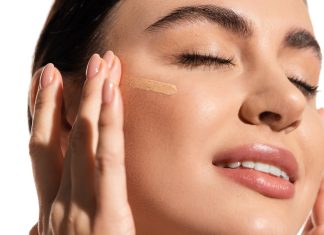 Oto podkład do zadań specjalnych! Zapewnia długotrwały efekt gładkiej, nieskazitelnej cery