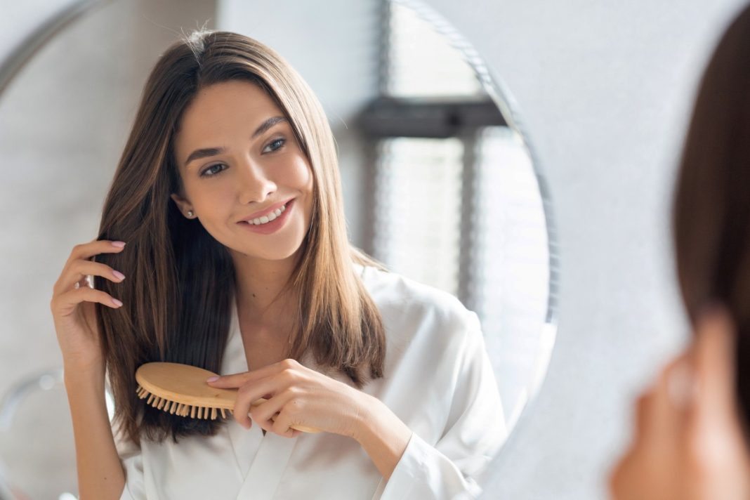 Niedrogie szampony, które zwalczają łupież jak profesjonaliści