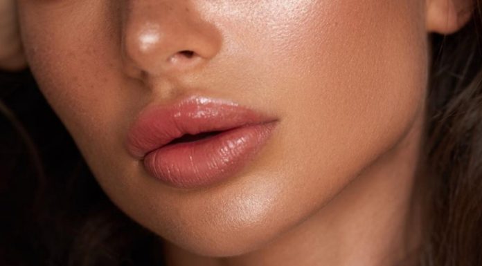 Ten nowy olejek uwielbianej marki naturalnie wypełnia usta