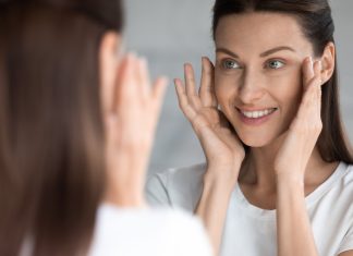 Pięć świetnych tanich kremów dla 40.-latek. Ujędrniają, spłycają zmarszczki, a żaden nie kosztuje więcej niż 35 zł