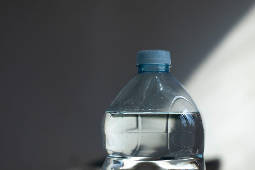 Czy woda rzeczywiście pomaga na odchudzanie? Tak, ale nie każda