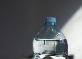 Czy woda rzeczywiście pomaga na odchudzanie? Tak, ale nie każda