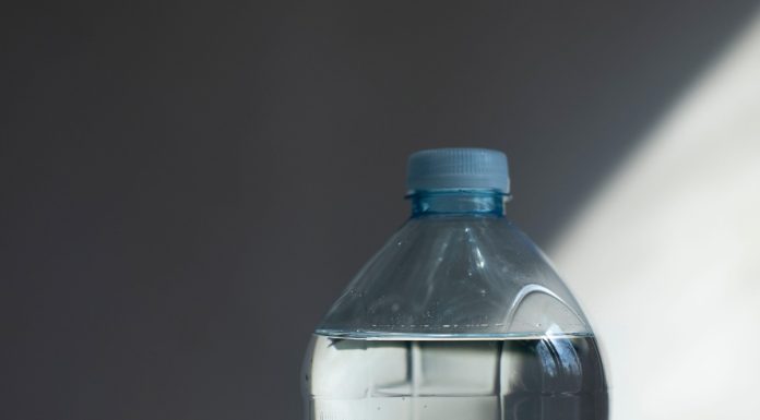 Czy woda rzeczywiście pomaga na odchudzanie? Tak, ale nie każda