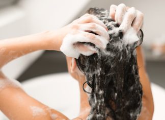 TOP 3 szampony przeciwłupieżowe, które możesz kupić w ciemno. Dają też kosmiczną objętość