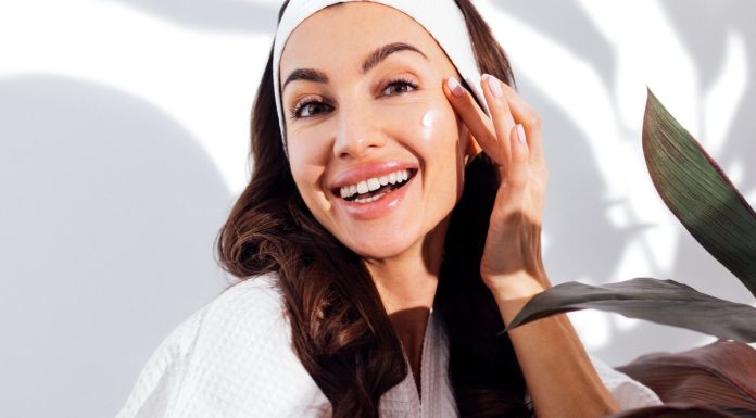 To najtańszy i najlepszy kolagenowy krem. Szybko znika, kobiety kupują po trzy słoiczki