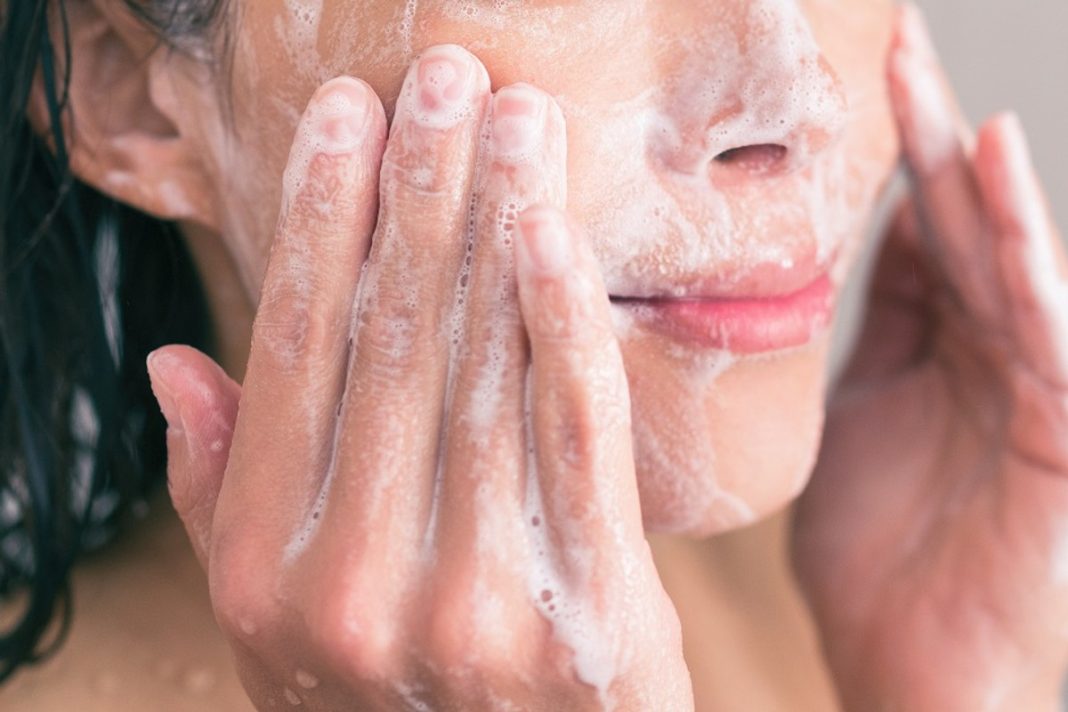 Kosmetyki z mocą mikrodermabrazji. Cztery mikropeelingi korundowe, które zapewnią głębokie złuszczanie